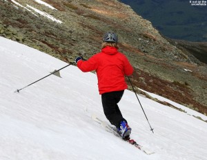 An image of Erica skiing the eastern snowfields on Mt. Washington